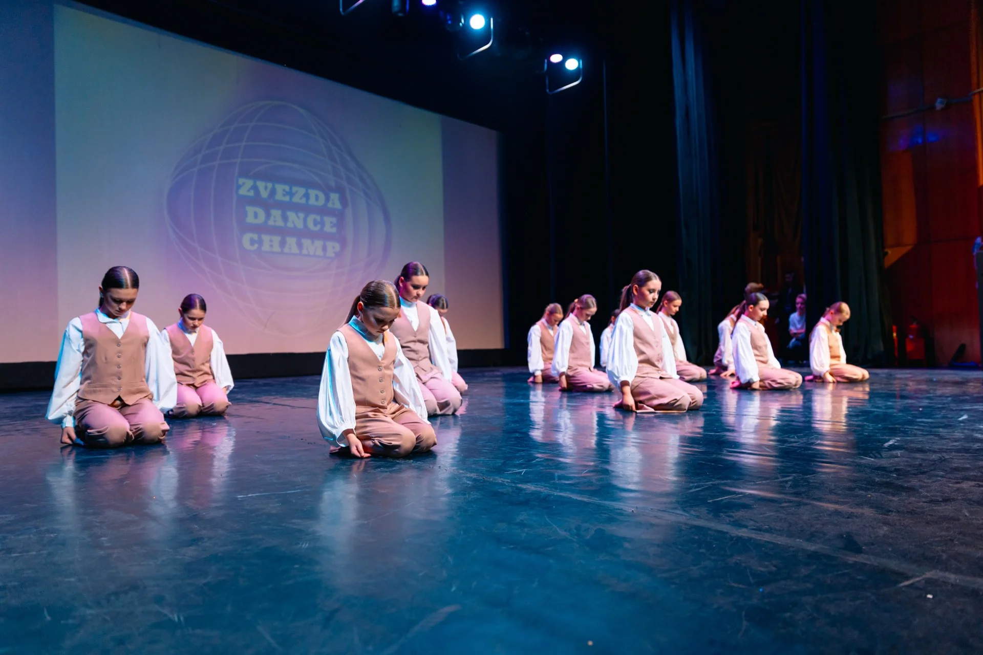 Дуэт на сцене