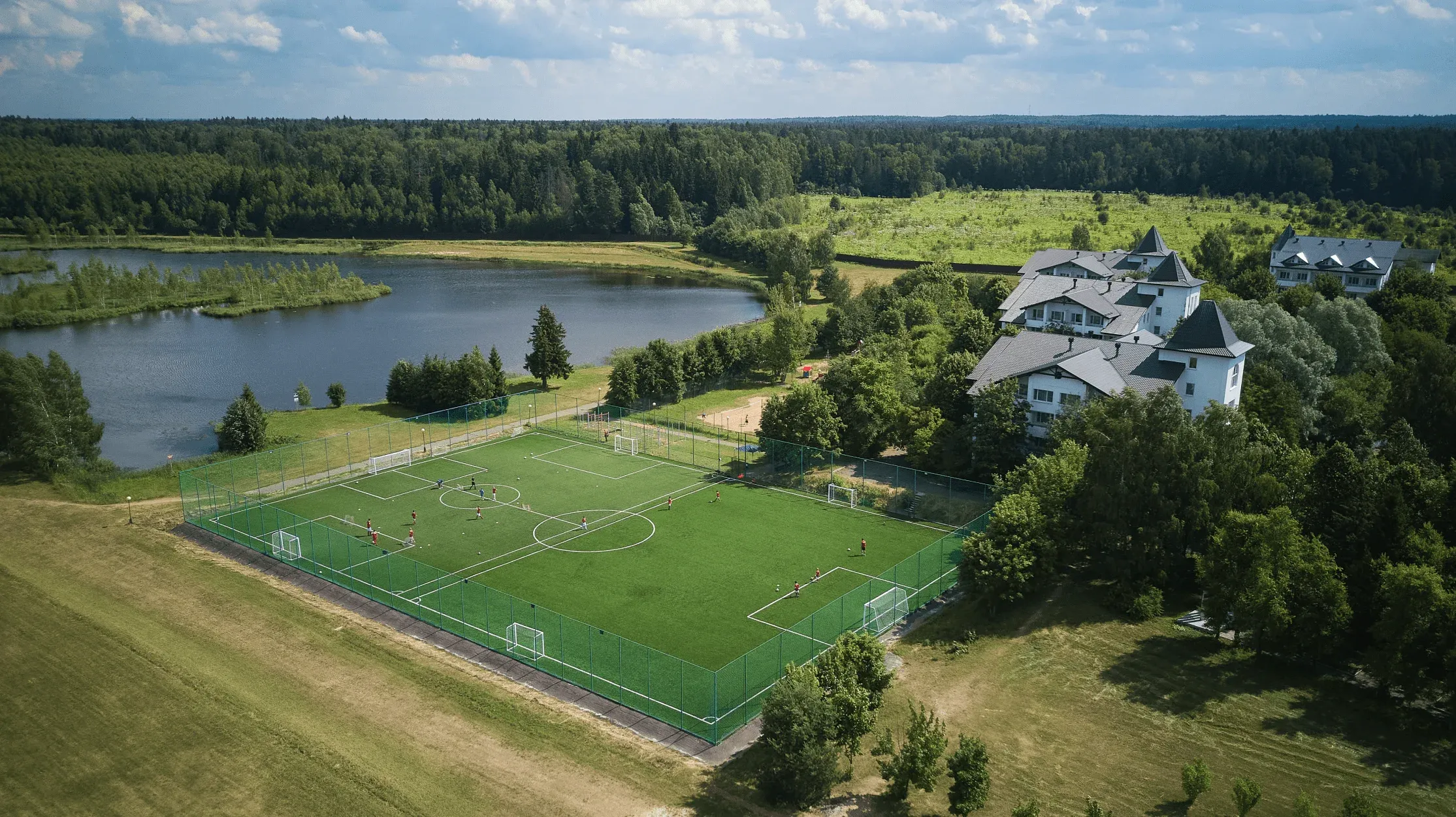 Территория парк-отеля Огниково с воздуха