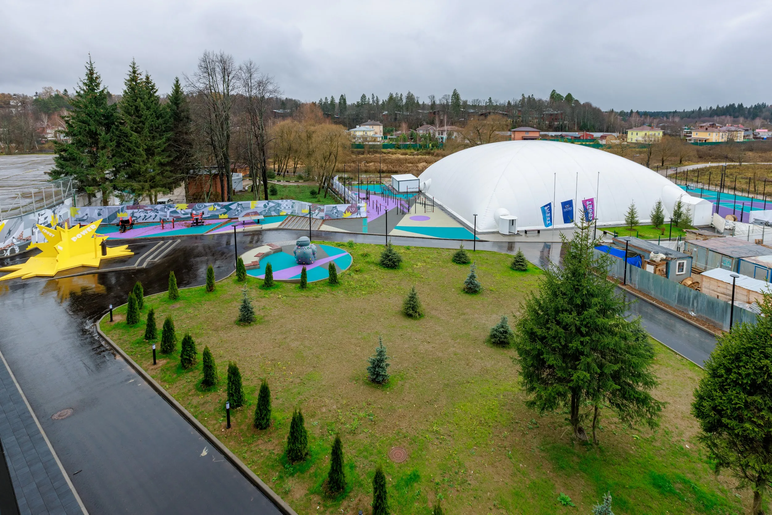 Территория курорта — игровая площадка