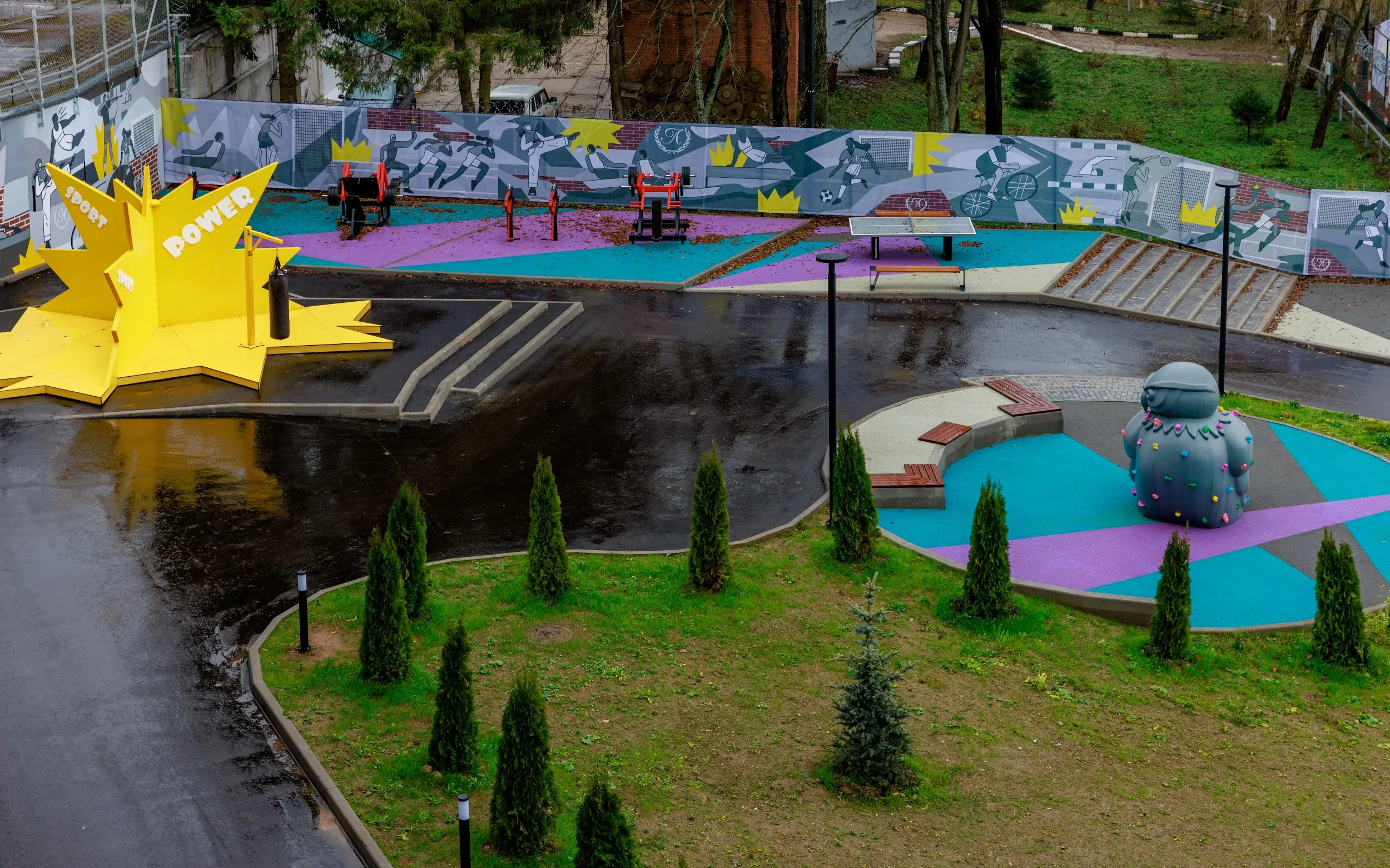 Спортивная площадка на территории