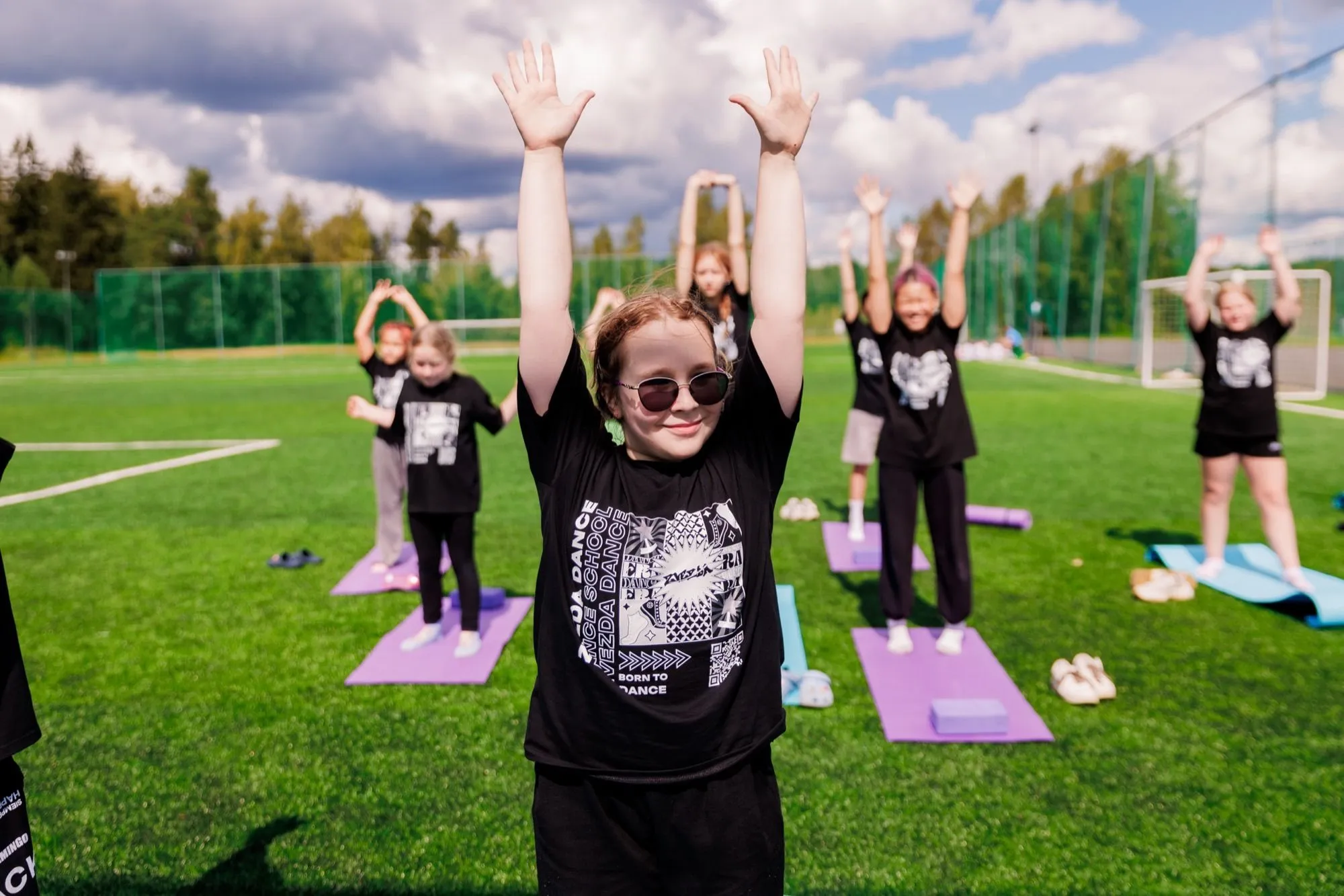 Дети на танцевальной тренировке — летняя смена